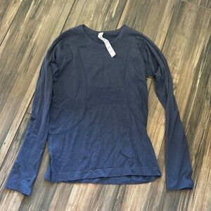 Athletic long sleeve